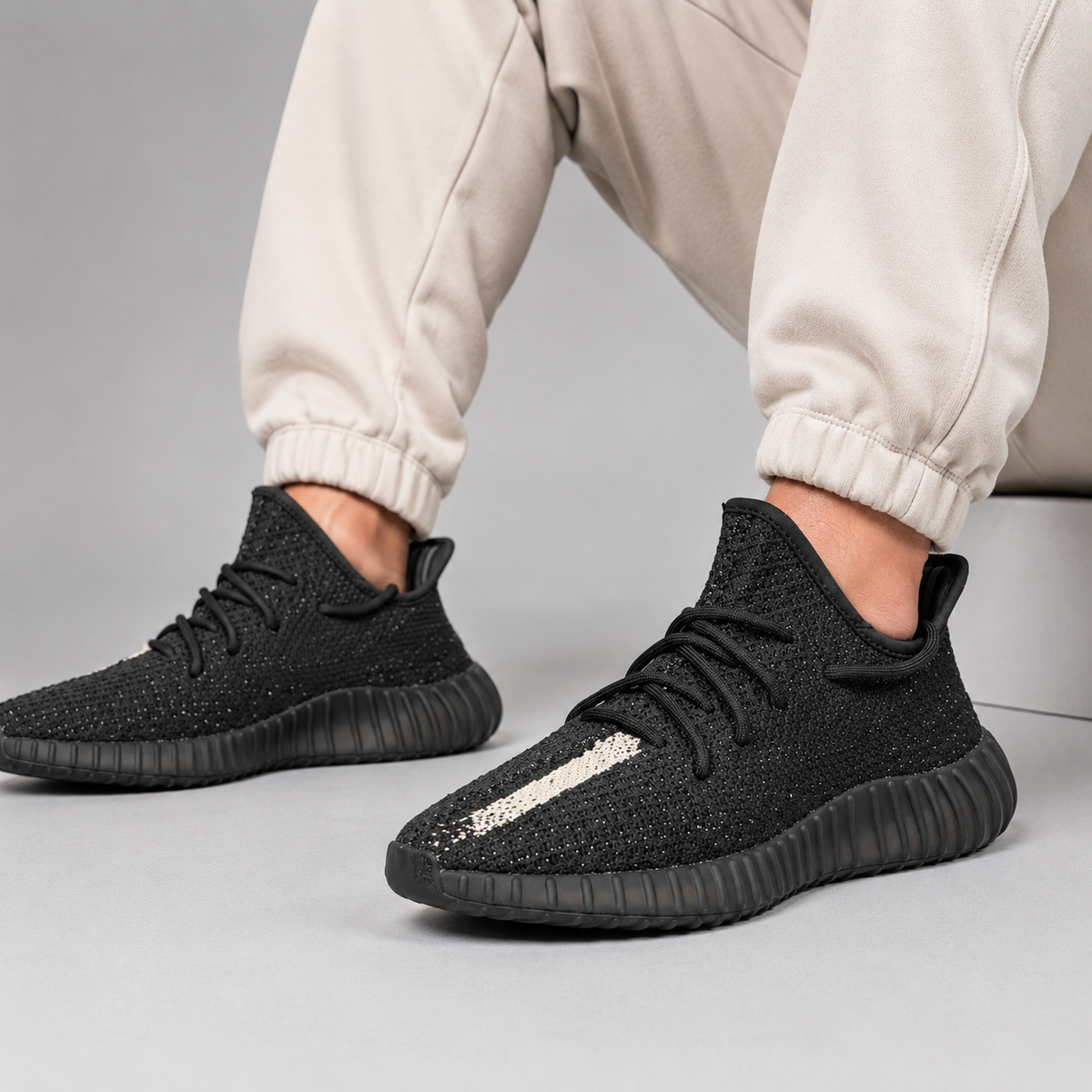 Yeezy Boost 350 V2 Core Black White – Sneakers Unisex