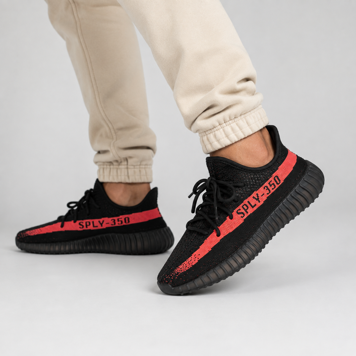 Yeezy Boost 350 V2 Black Red Stripe – Sneakers Unisex