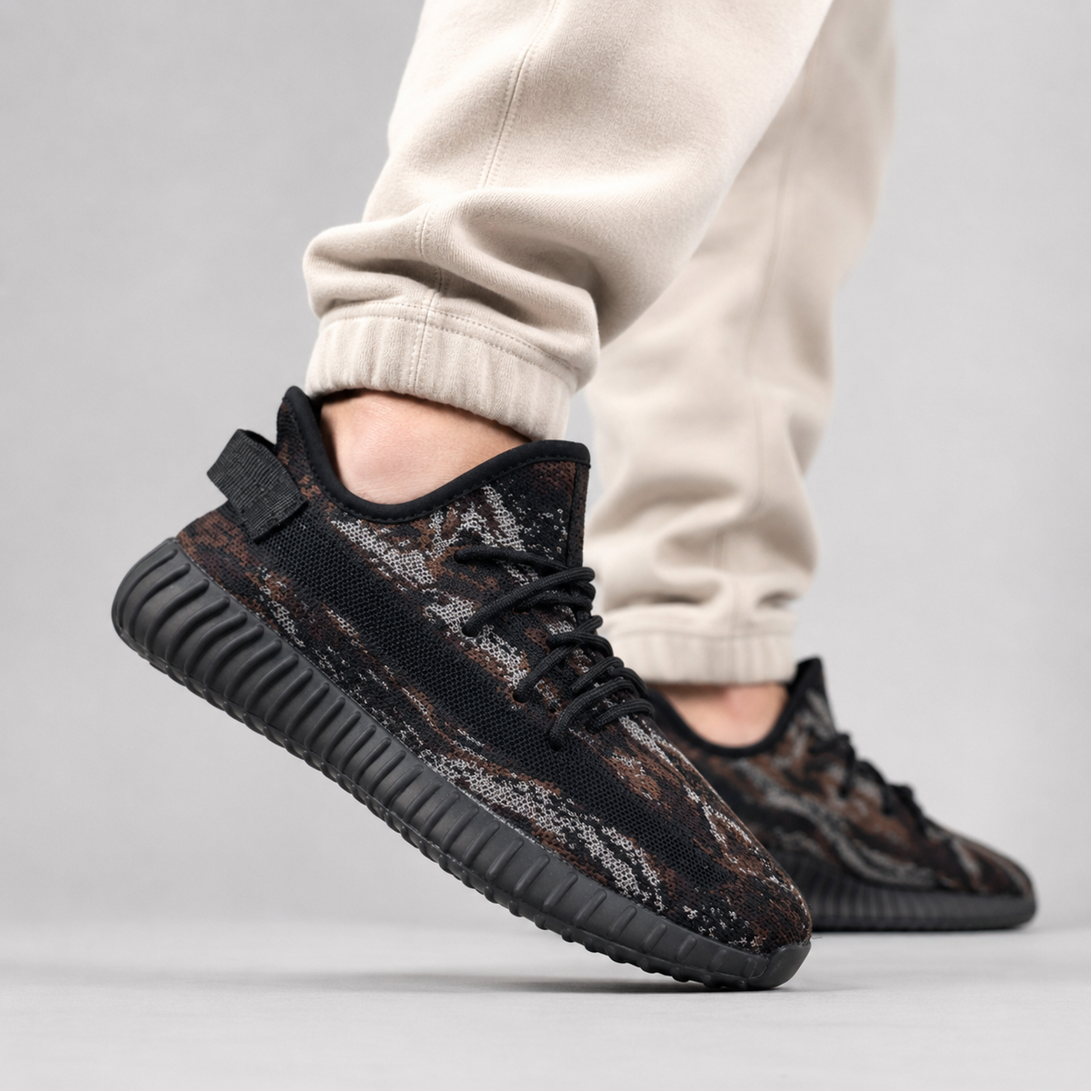 Yeezy Boost 350 V2 MX Rock – Sneakers Unisex