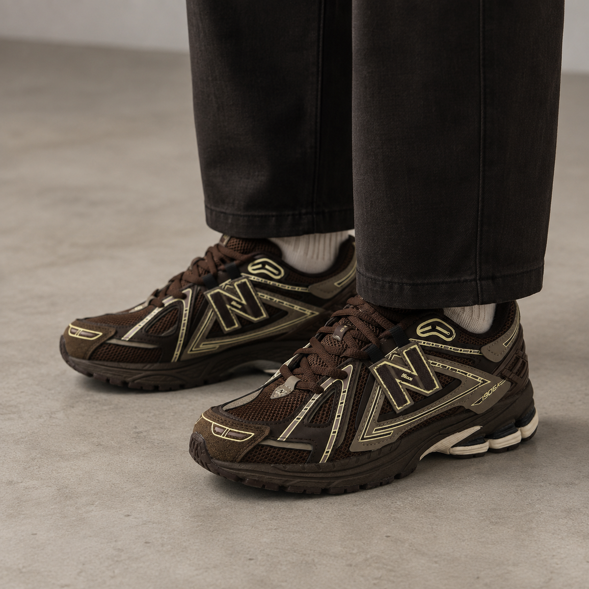 NB 1906A Brown Chocolate – Sneakers Premium Maro cu Accente Cream