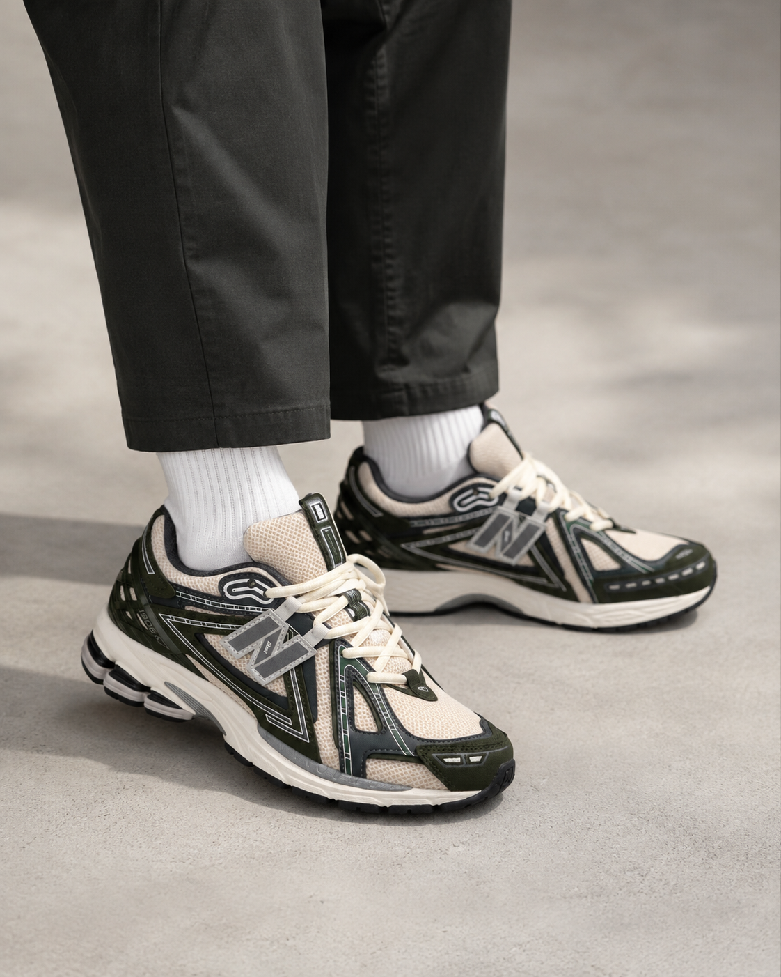 NB 1906A Olive Cream – Sneakers Premium Verde Închis / Crem
