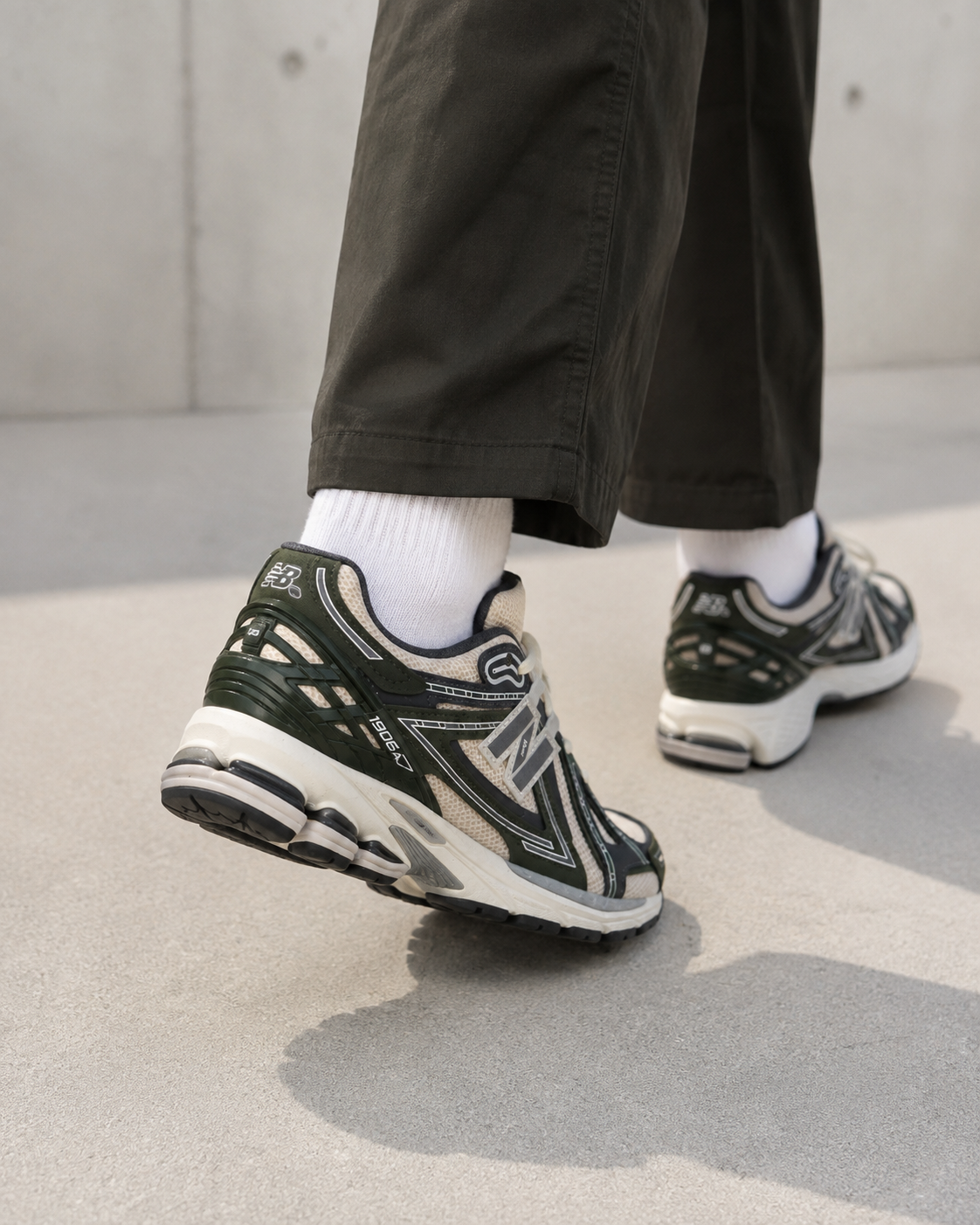 NB 1906A Olive Cream – Sneakers Premium Verde Închis / Crem
